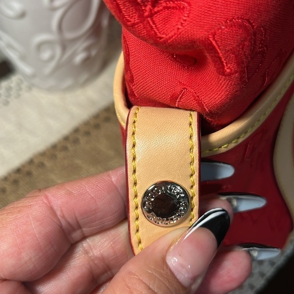 DOONEY AND BOURKE RED CANVAS LEATHER STRAP XL LOGO TOTE TRAVEL SHOULDER BAG NWOT - Picture 4 of 11